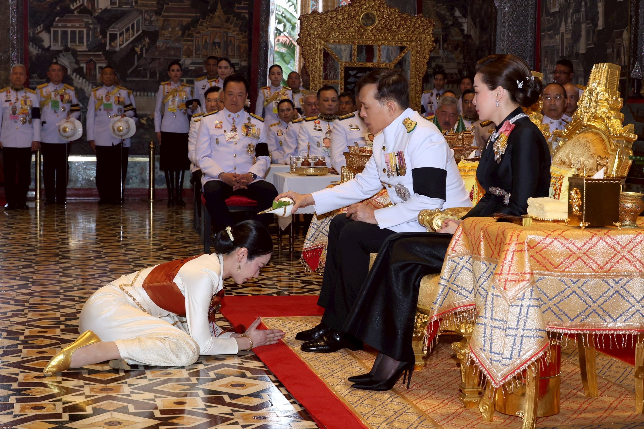 title - พระบาทสมเด็จพระเจ้าอยู่หัว และสมเด็จพระนางเจ้าฯ พระบรมราชินี เสด็จฯ ไปในการพระราชพิธีพืชมงคล พุทธศักราช 2569